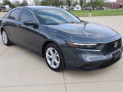 Used 2025 Honda Accord LX image 4