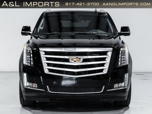 Used 2019 Cadillac Escalade Luxury image 12