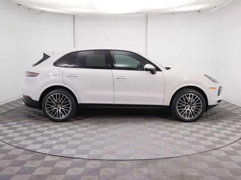 Used 2021 Porsche Cayenne image 4