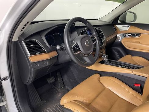 Used 2016 Volvo XC90 T6 Inscription w/ Vision Package AWD/4WD image 3
