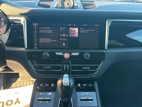 Used 2024 Porsche Macan image 19