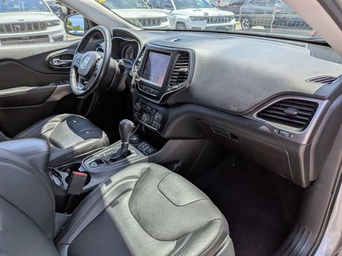 Certified 2021 Jeep Cherokee Latitude Lux w/ Sun & Sound Group AWD/4WD image 26