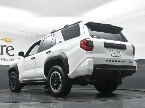 Used 2025 Toyota 4Runner TRD Off-Road Premium AWD/4WD image 5