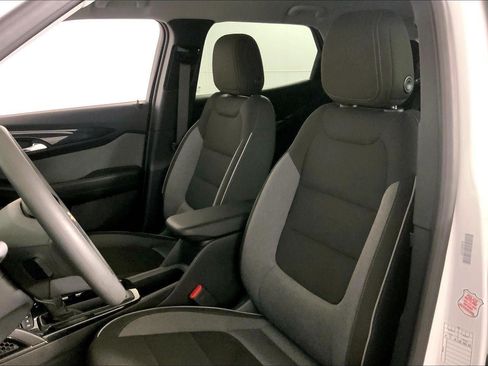 Used 2025 Chevrolet TrailBlazer LT AWD/4WD image 22