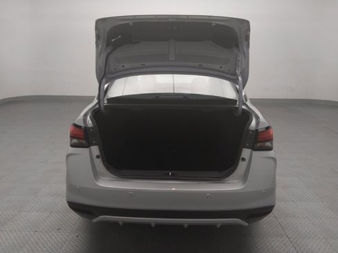 Used 2025 Nissan Versa SV image 29