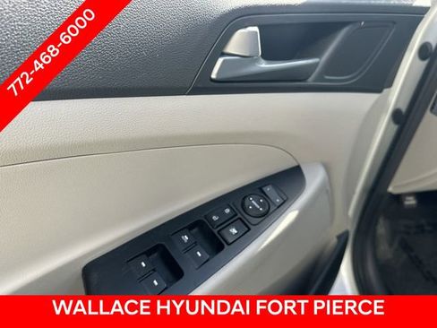 Used 2016 Hyundai Tucson SE w/ Option Group 02 FWD image 18