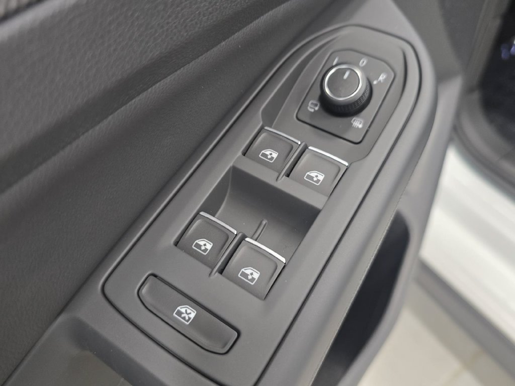 New 2026 Volkswagen GTI SE FWD image 18