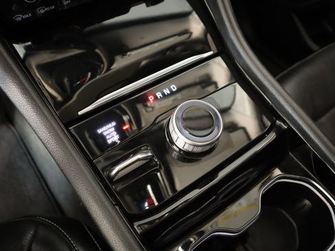 Used 2021 Jeep Grand Cherokee L Limited w/ Luxury Tech Group II image 9