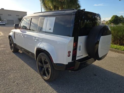 Used 2024 Land Rover Defender 110 X-Dynamic SE AWD/4WD image 3