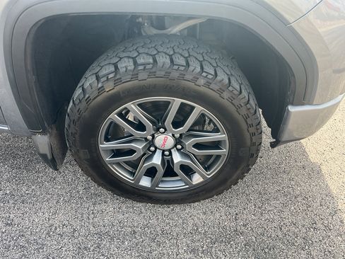 Certified 2021 GMC Sierra 1500 AT4 w/ AT4 Premium Package image 9