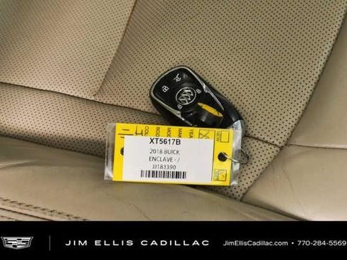 Used 2018 Buick Enclave Premium w/ Experience Buick Package FWD image 37