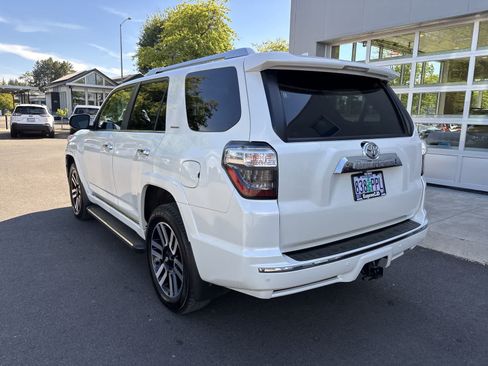 Used 2023 Toyota 4Runner Limited AWD/4WD image 3