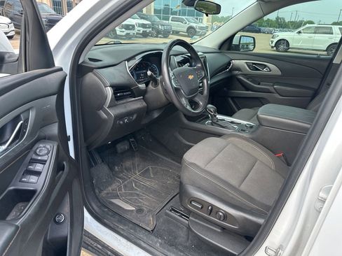 Used 2021 Chevrolet Traverse LT FWD image 11