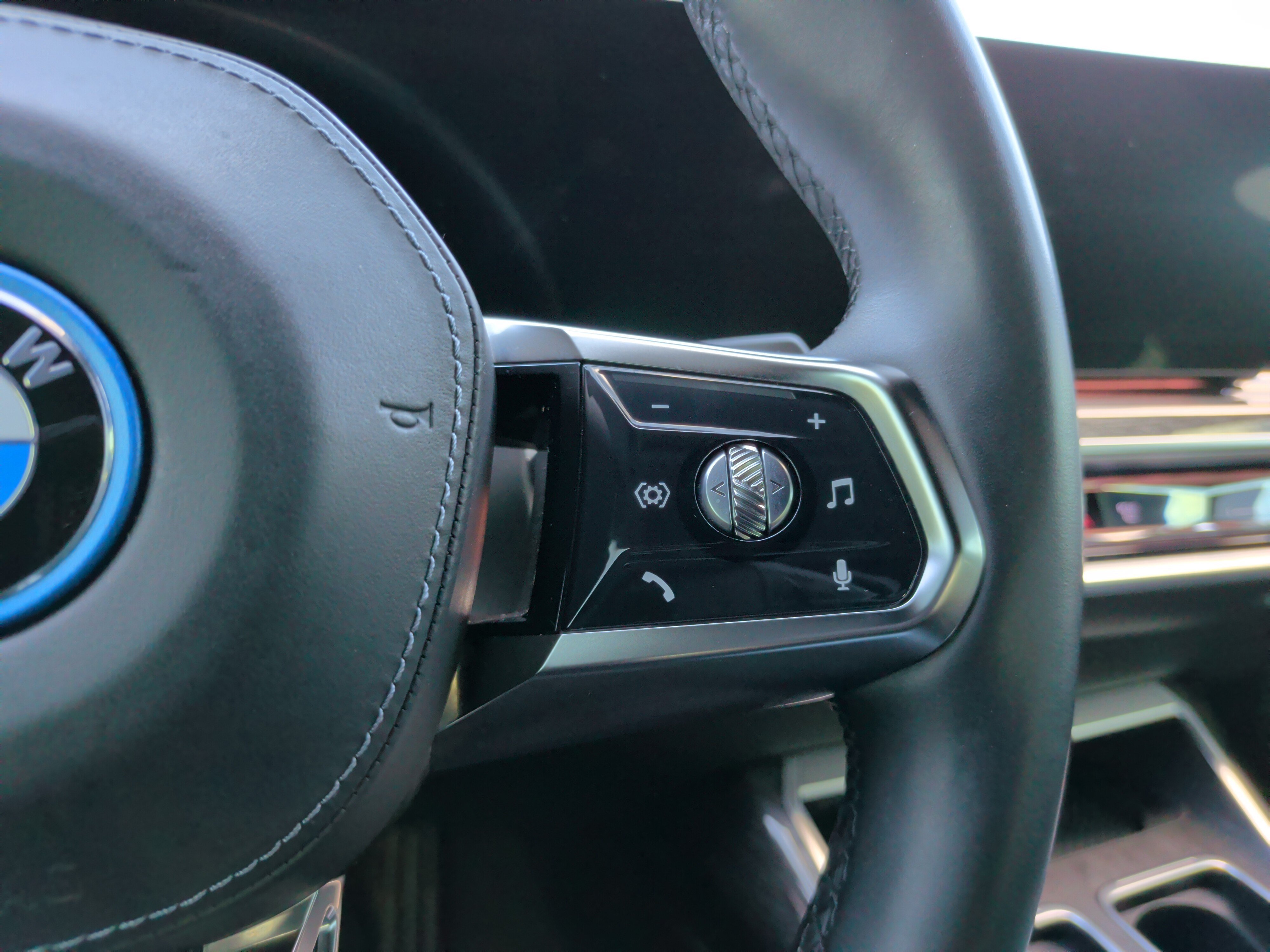 Used 2024 BMW i7 eDrive50 w/ M Sport Package RWD image 24