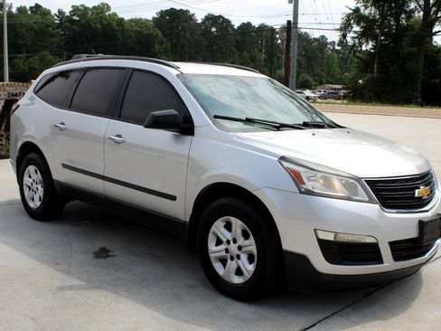 Used 2014 Chevrolet Traverse LS image 23
