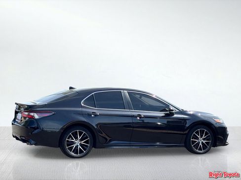 Certified 2022 Toyota Camry SE FWD image 5