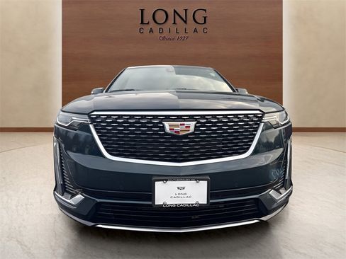 Certified 2025 Cadillac XT6 Premium Luxury image 8
