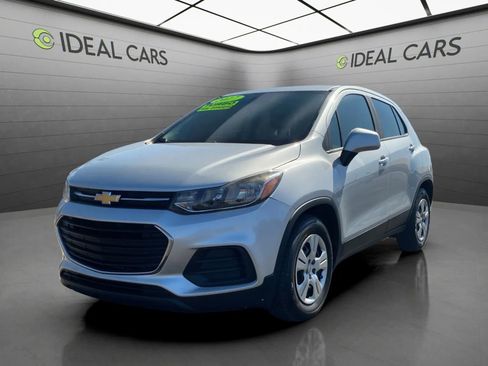 Used 2017 Chevrolet Trax LS FWD image 1
