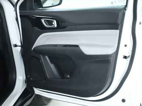 Used 2025 Jeep Compass Limited AWD/4WD image 32