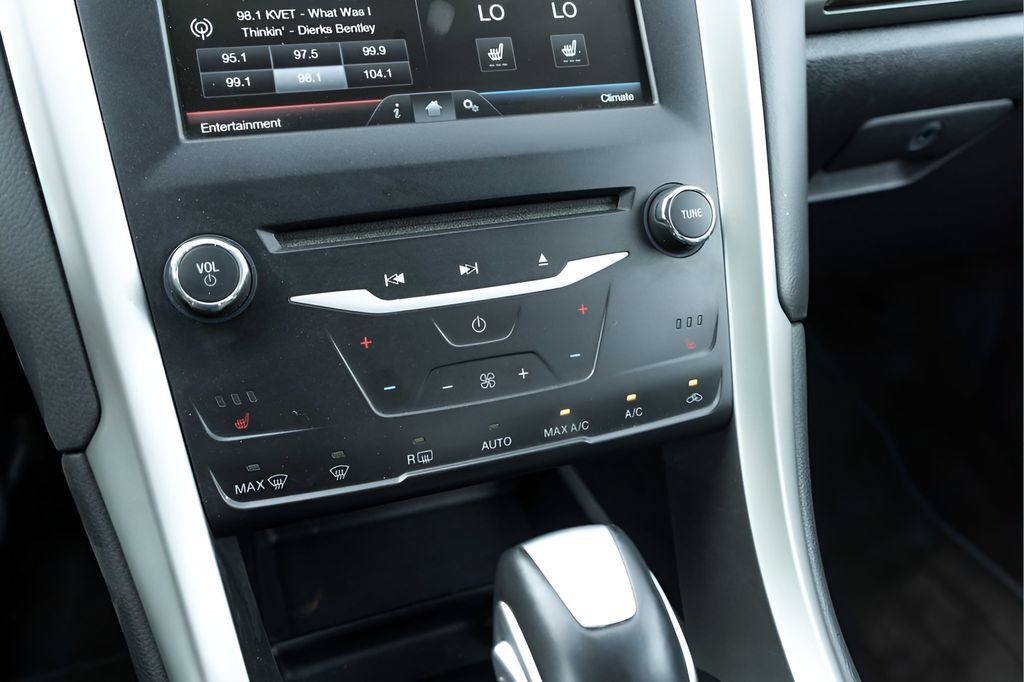 Used 2014 Ford Fusion SE w/ Equipment Group 202A FWD image 20