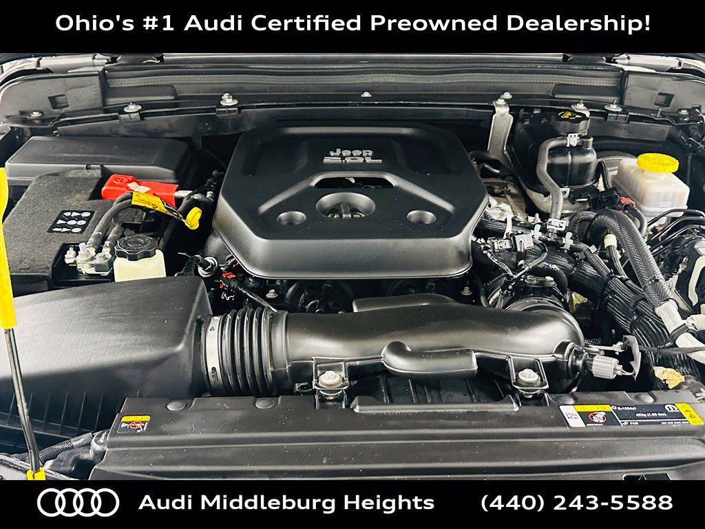 Used 2021 Jeep Wrangler Unlimited Sahara AWD/4WD image 32