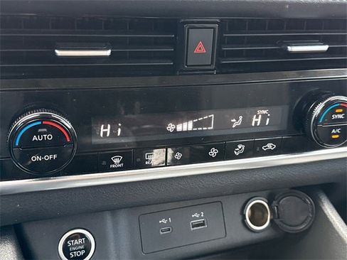 Used 2021 Nissan Rogue SV image 26