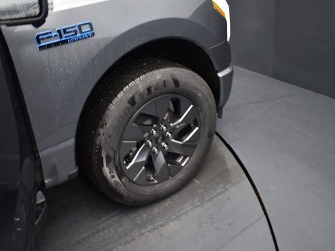 New 2025 Ford F150 Lightning Lariat image 19