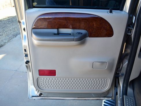Used 2004 Ford F350 Lariat image 19