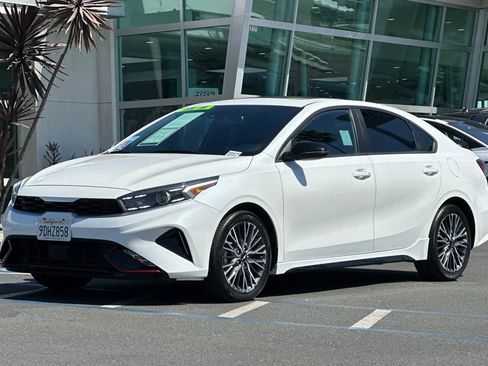 Used 2023 Kia Forte GT-Line w/ GT-Line Premium Package FWD image 8