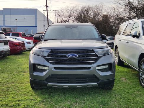Used 2022 Ford Explorer XLT w/ Equipment Group 202A image 2