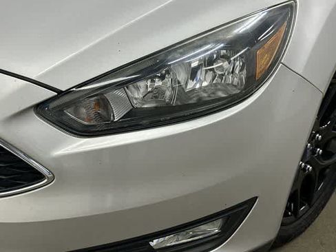Used 2016 Ford Focus SE w/ Equipment Group 201A FWD image 31