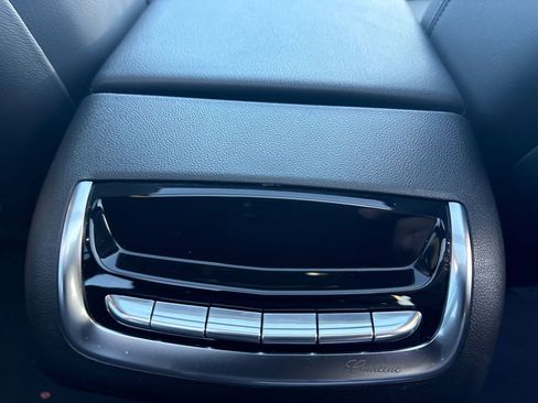 Used 2024 Cadillac XT6 Sport w/ Technology Package image 29