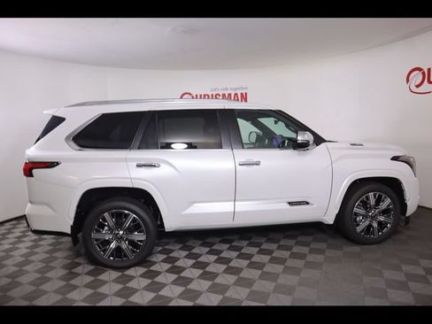 Used 2025 Toyota Sequoia Capstone AWD/4WD image 20
