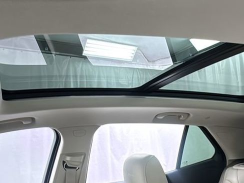 Used 2023 Buick Envision Avenir image 37