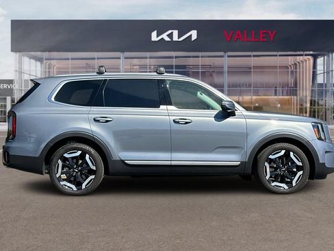 Used 2025 Kia Telluride EX AWD/4WD image 3