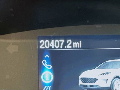 Certified 2022 Ford Escape SEL image 25