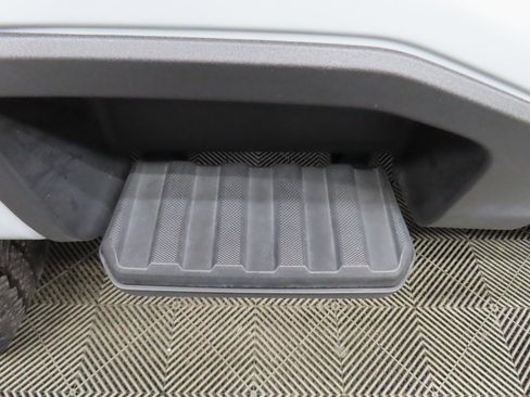 Used 2025 Ford F250 Platinum w/ FX4 Off-Road Package image 41