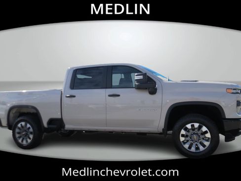 New 2026 Chevrolet Silverado 2500 Custom w/ Custom Value Package AWD/4WD image 10