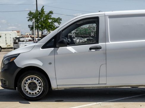 Used 2018 Mercedes-Benz Metris image 12