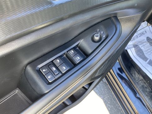 Used 2023 Jeep Grand Cherokee L Laredo image 6