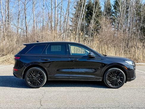 Used 2023 Lincoln Corsair AWD w/ Equipment Group 101A image 7