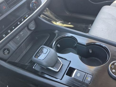 Used 2024 Nissan Rogue SV image 26