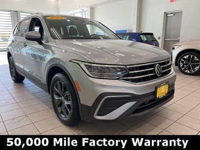Used 2022 Volkswagen Tiguan SE w/ Panoramic Sunroof Package
