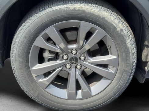 Used 2023 Ford Explorer XLT w/ Equipment Group 202A AWD/4WD image 18