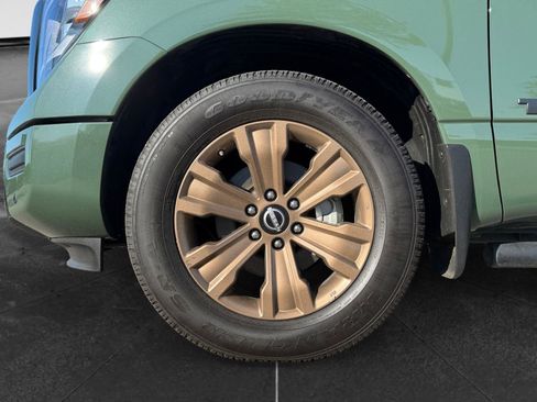 Used 2024 Nissan Titan SV w/ SV Bronze Edition Package image 9