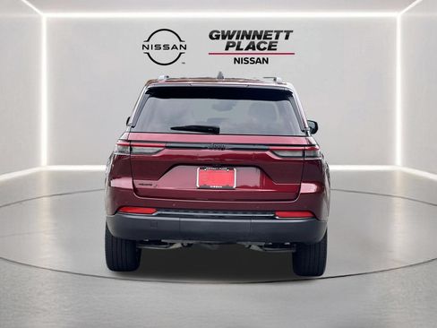 Used 2024 Jeep Grand Cherokee Altitude AWD/4WD image 21