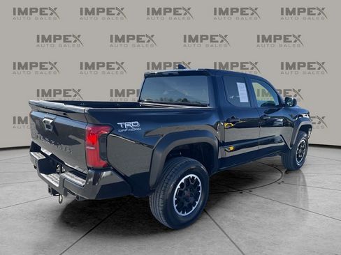 Used 2024 Toyota Tacoma TRD Off-Road image 5