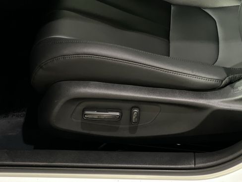Used 2025 Acura Integra FWD image 19