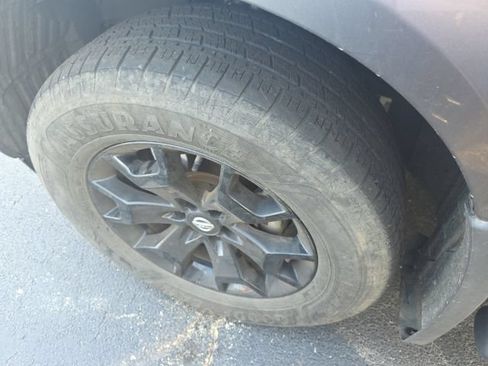 Used 2021 Nissan Frontier SV w/ Midnight Edition Floor Mats RWD image 10