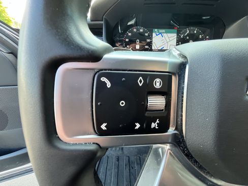 Used 2025 Land Rover Discovery S AWD/4WD image 19